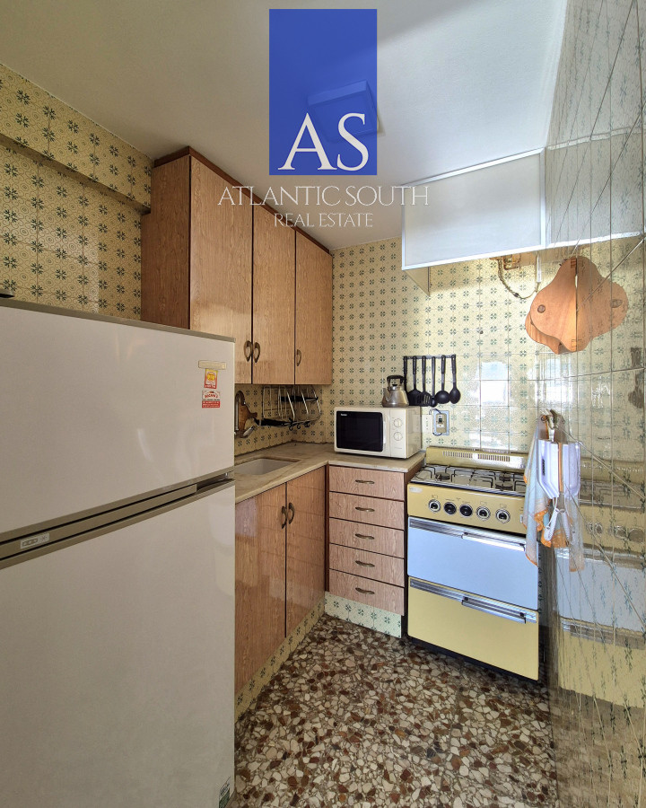 Apartamento ID.3833 - Apartamento con vista al mar 2 dormitorios con garage en Península Punta del Este 