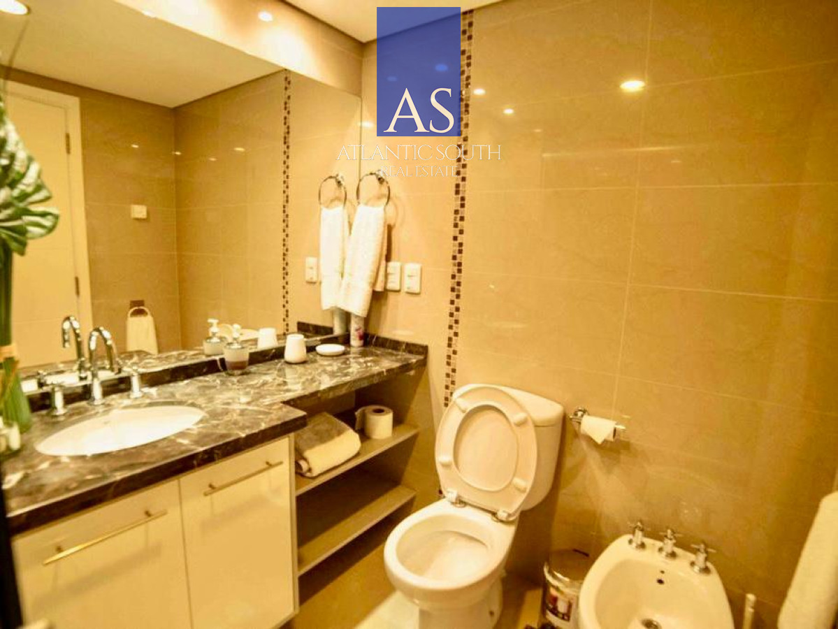 Apartamento ID.4181 - Apartamento de 2 dormitorios en suite+toilette terraza parrillero propio garage piscinas gastos razonables Playa Mansa Punta del Este