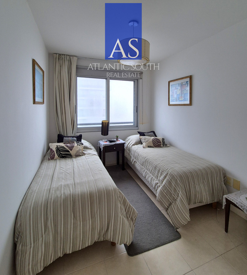 Apartamento ID.4319 - Oportunidad moderno planta cómoda piso alto 3 dormitorios 2 baños terraza con espectacular vista al mar garage venta Punta del Este 