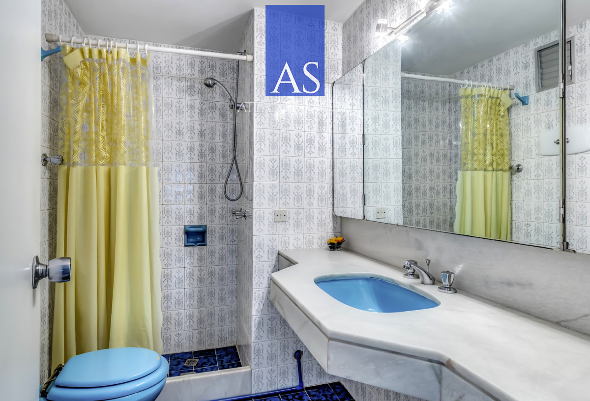 Apartamento ID.4844 - Planta de categoría 3 dormitorios + dependencia parrillero propio frente al mar Punta del Este 
