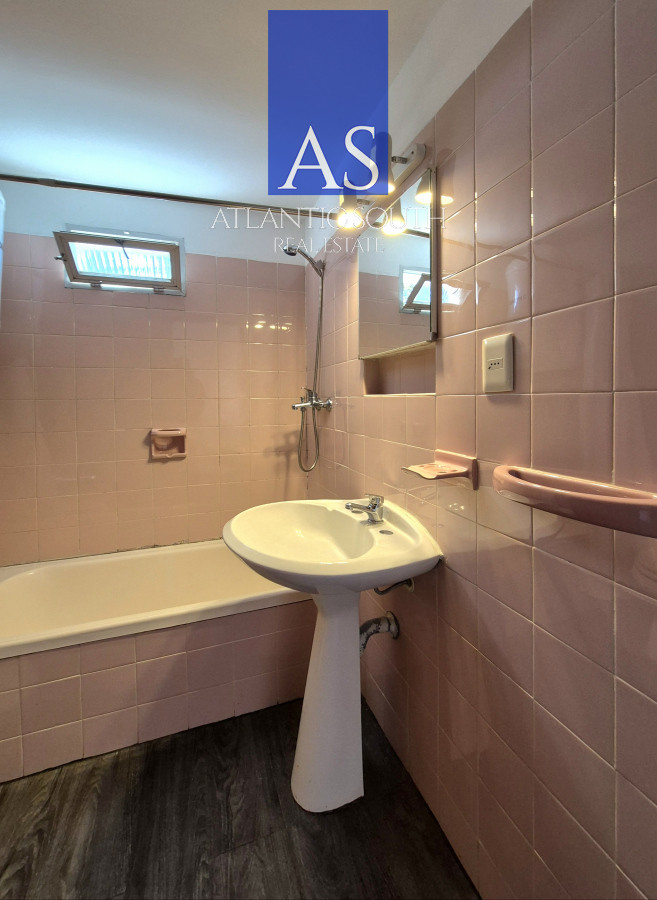 Apartamento ID.4331 - Apartamento de 3 dormitorios primera línea con vista al mar Playa Mansa Punta del Este