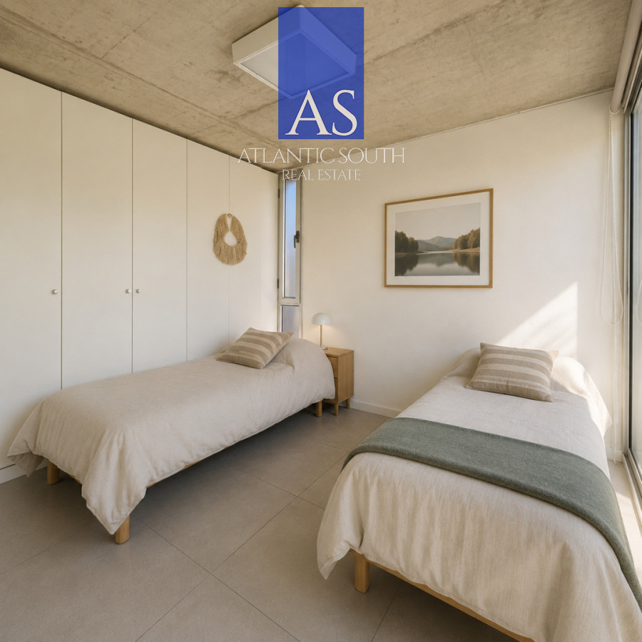 Apartamento ID.4541 - Penthouse de 2 dormitorios moderno + barbacoa uso exclusiva Playa Mansa Punta del Este