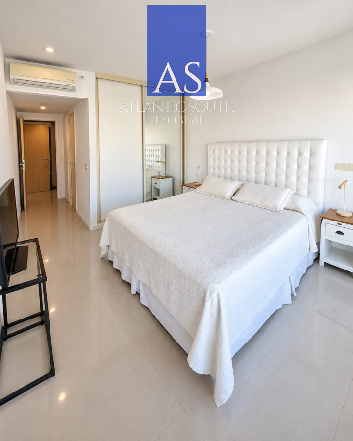 Apartamento ID.4939 - Apartamento de 3 suites frente al mar en Playa Mansa, Punta del Este