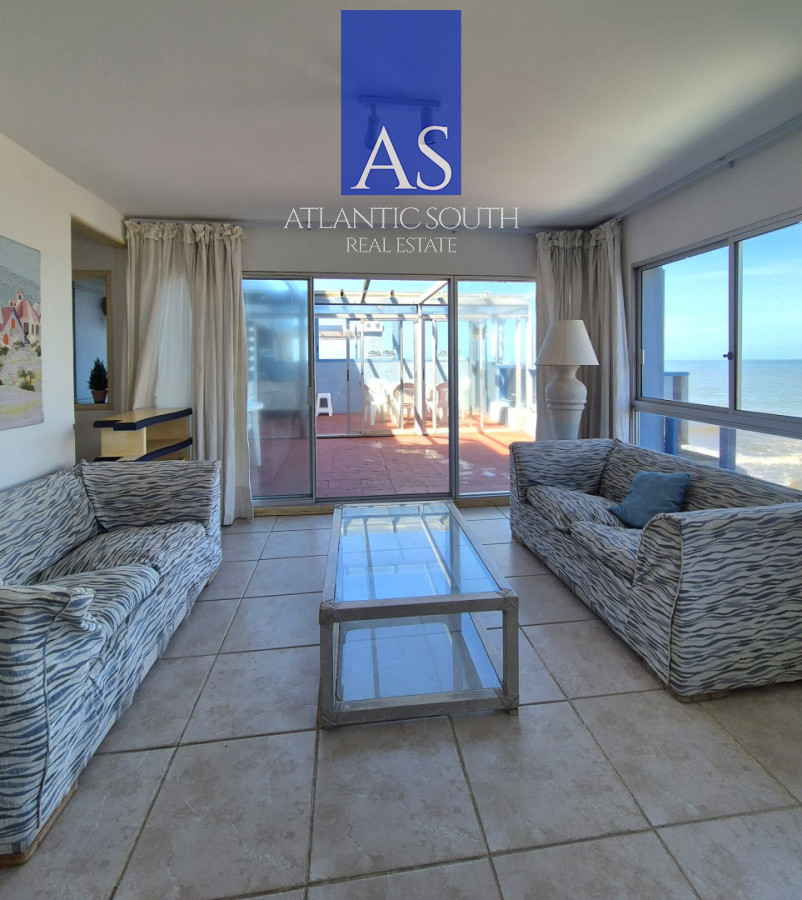 Apartamento ID.4565 - Oportunidad 3 dormitorios + servicio y gran terraza con parrillero propio en Playa Brava Punta del Este 