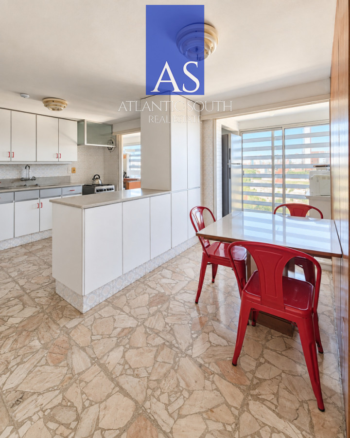 Apartamento ID.5124 - Planta de categoría 3 dormitorios+servicio frente al mar Playa Mansa Punta del Este