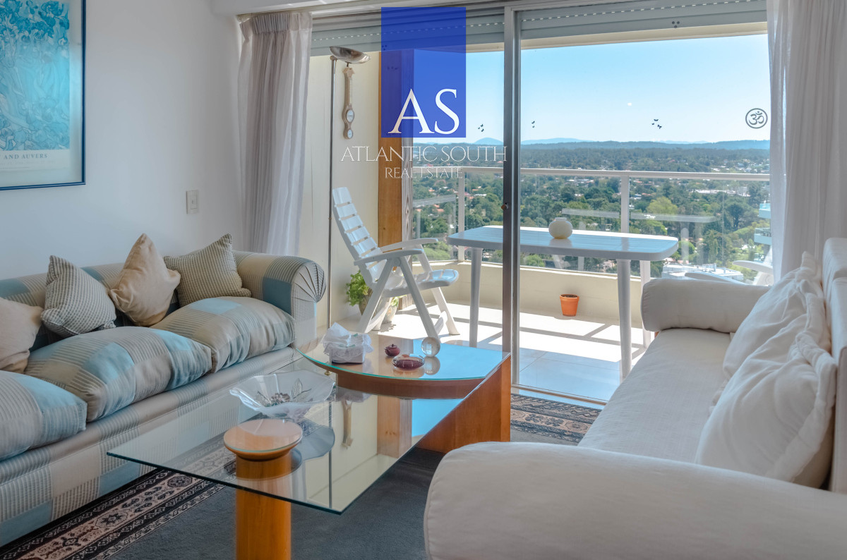 Apartamento ID.4142 - Apartamento de 2 dormitorios con vista al mar Punta del Este 