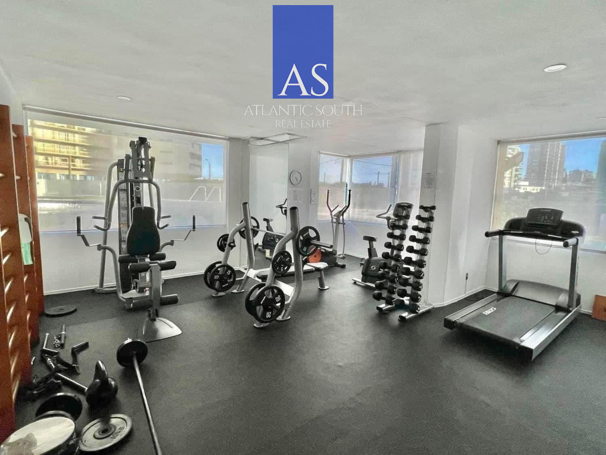 Apartamento ID.4187 - Oportunidad de 2 dormitorios + dependencia con vista a la Playa Brava 