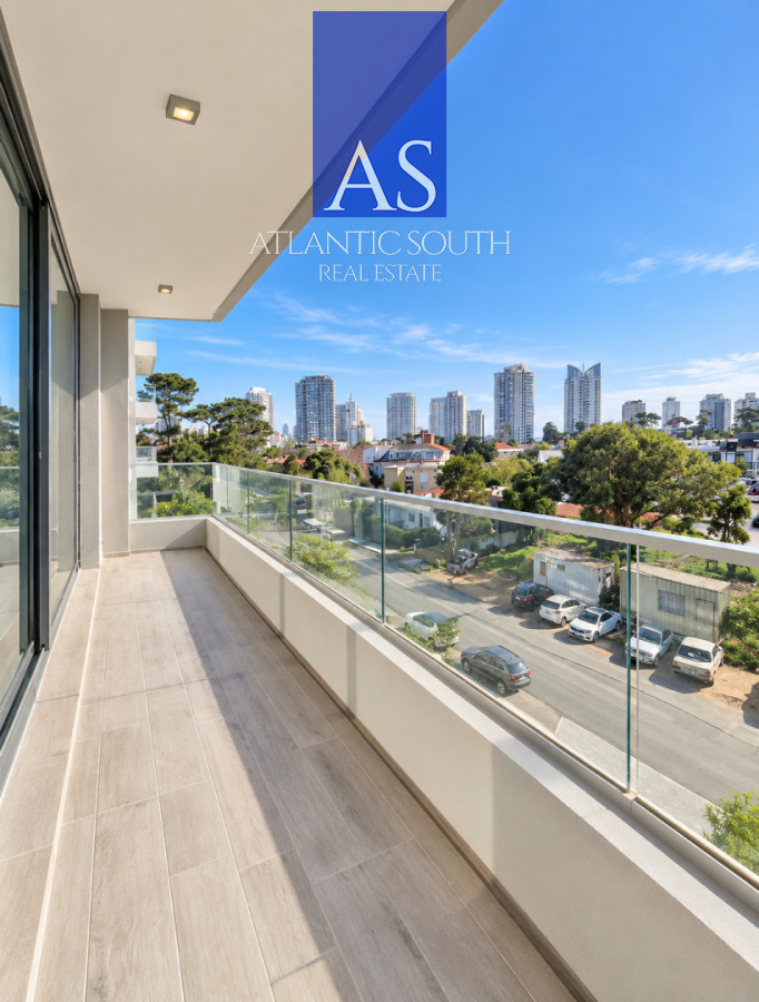 Apartamento de 2 dormitorios en venta y alquiler temporario en Punta del Este
