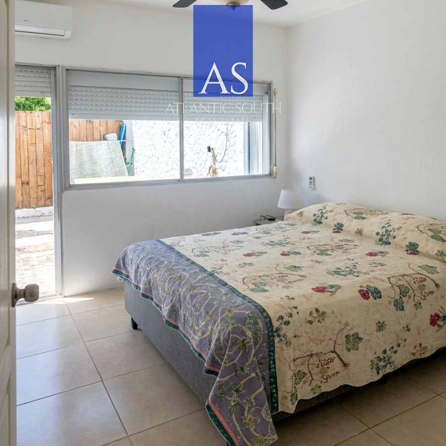 Apartamento ID.4665 - Apartamento de 2 dormitorios, patio con barbacoa y cochera techada en Punta del Este