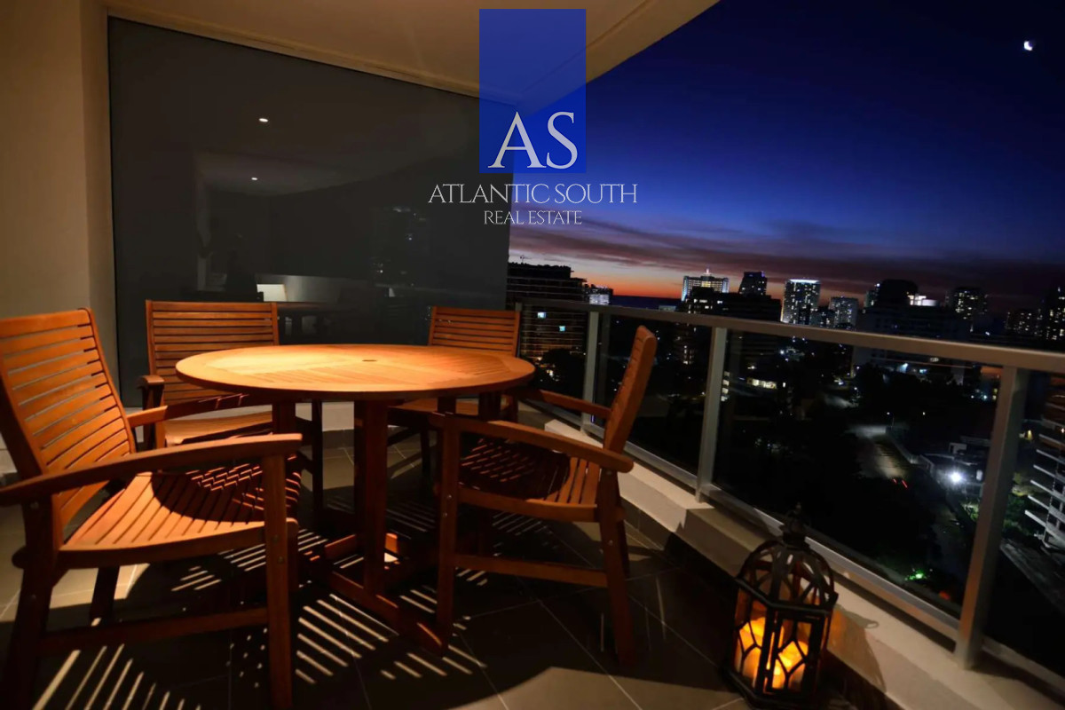 Apartamento ID.5009 - Apartamento de 2 dormitorios con vista y garage en Playa Brava, Punta del Este