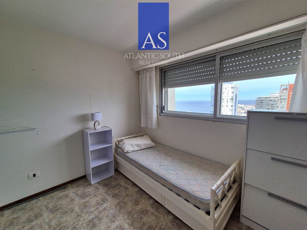 Apartamento ID.3944 - Apartamento piso alto 3 dormitorios terraza garage con vista al mar Península Punta del Este
