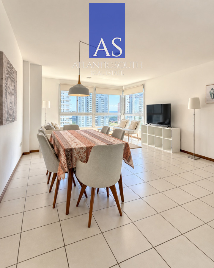 Apartamento ID.5130 - Espectacular Penthouse reciclado con barbacoa propia y vista al mar Playa Mansa Punta del Este