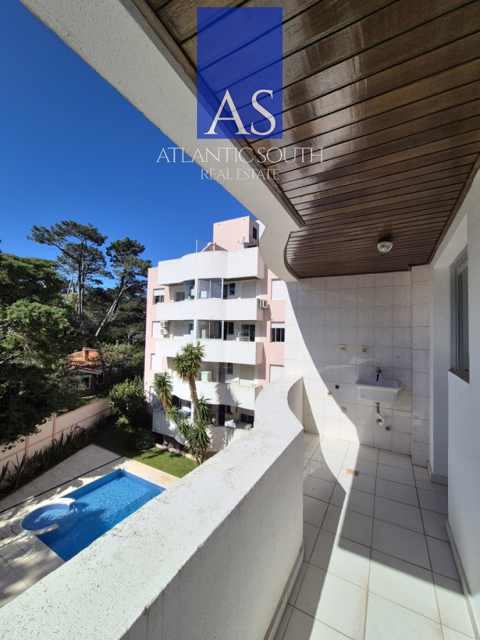 Apartamento ID.4458 - Apartamento venta 3 dormitorios tipo casa Playa Mansa Punta del Este