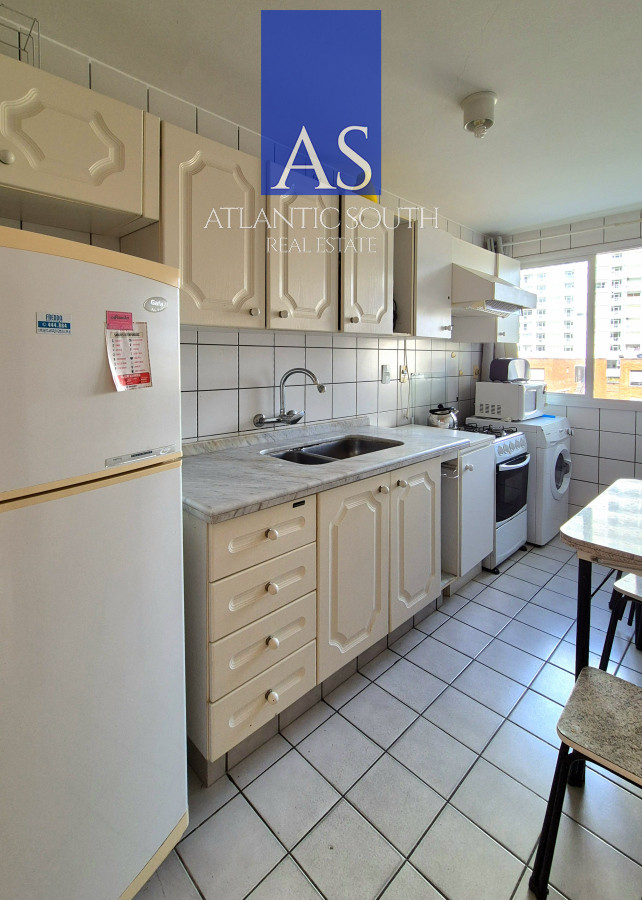 Apartamento ID.4066 - Apartamento 2 dormitorios terraza cochera a sólo 100mts del mar en Playa Mansa Punta del Este