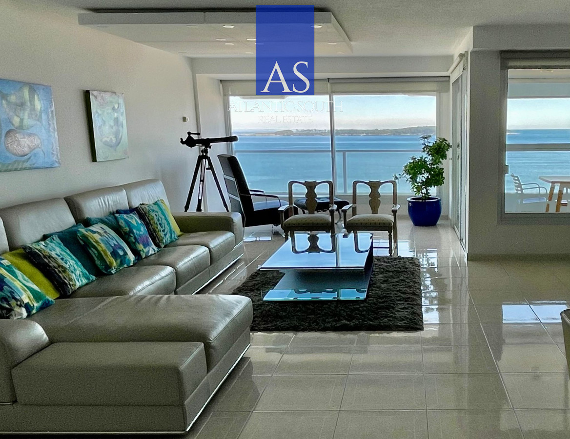Apartamento ID.4315 - Apartamento de 4 dormitorios con parrillero en primera linea Playa Mansa