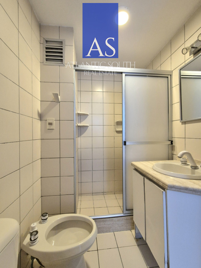 Apartamento ID.4830 - Apartamento de 1 dormitorio terraza cochera cerca del mar Mansa Brava Punta del Este