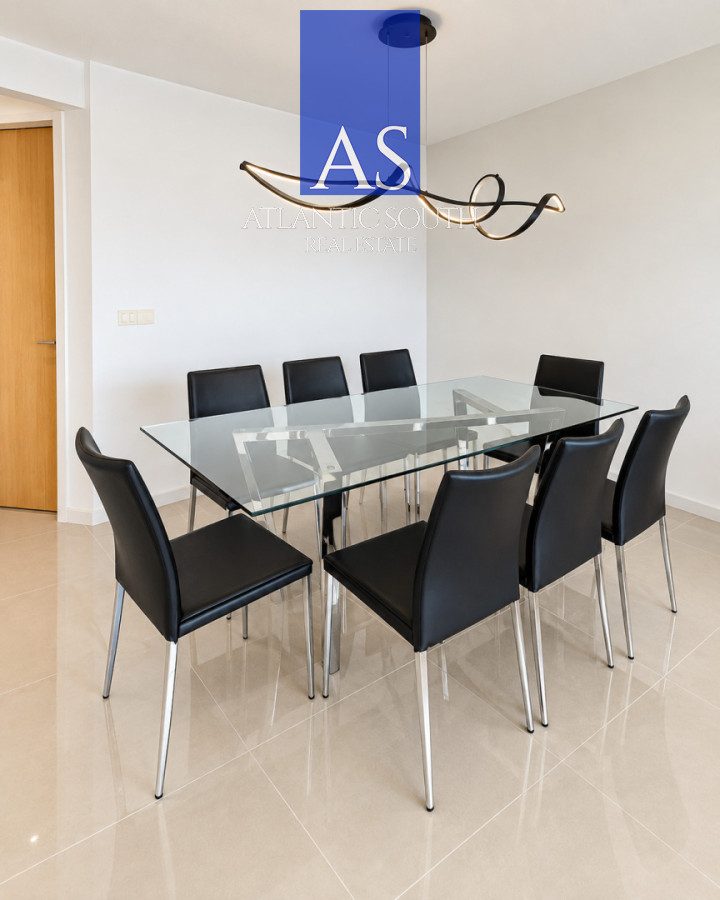 Apartamento ID.4939 - Apartamento de 3 suites frente al mar en Playa Mansa, Punta del Este