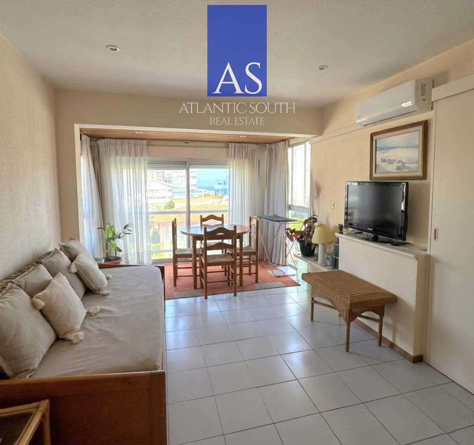Apartamento de 1 dormitorio con cocina definida y baño reciclado en Península Punta del Este