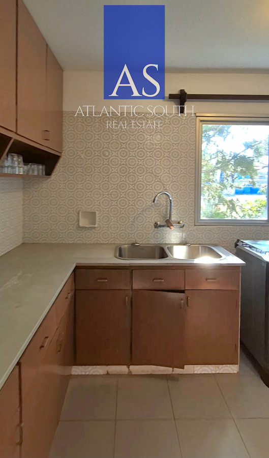 Apartamento ID.4331 - Apartamento de 3 dormitorios primera línea con vista al mar Playa Mansa Punta del Este