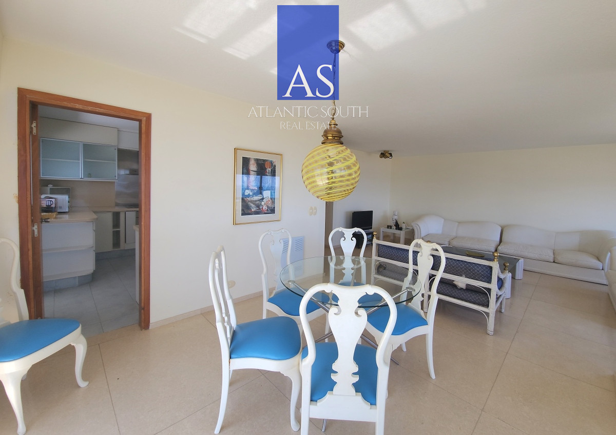 Apartamento ID.3787 - Apartamento en venta 3 domritorios y dependencia con hermosa vista Playa Mansa