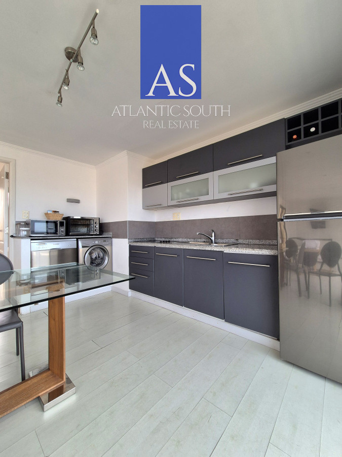 Apartamento ID.2968 - Oportunidad apartamento semi-reciclado 3 dormitorios 2 baños garage Península Punta del Este Duplex-Penthouse 