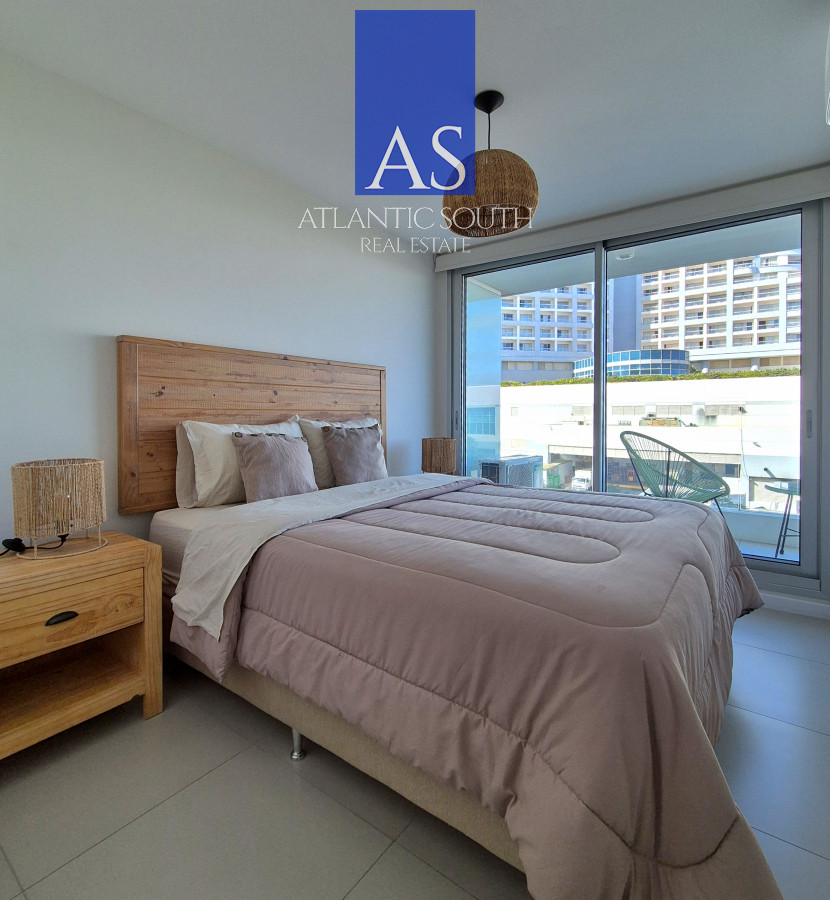 Apartamento ID.3940 - Apartamento de 1 Dormitorio en Parada 4 de Playa Mansa | Frente al COnrad