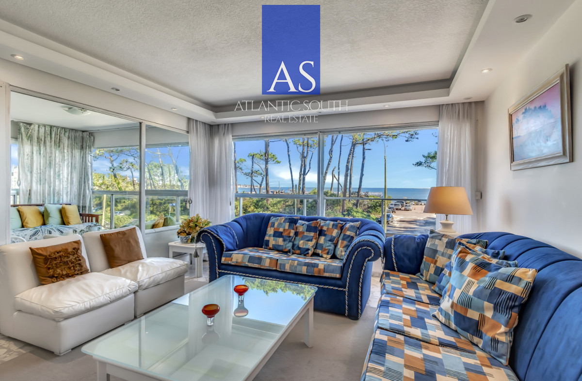 Apartamento ID.4844 - Planta de categoría 3 dormitorios + dependencia parrillero propio frente al mar Punta del Este 