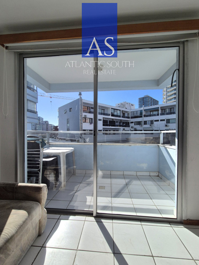 Apartamento ID.4830 - Apartamento de 1 dormitorio terraza cochera cerca del mar Mansa Brava Punta del Este