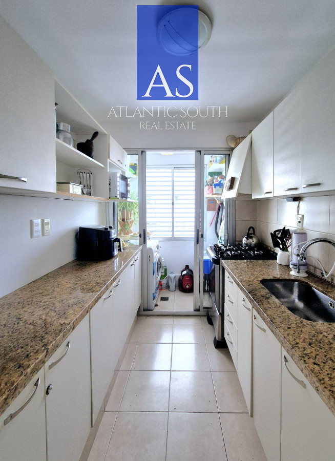 Apartamento ID.4065 - Oportunidad apartamento moderno piso alto 3 dormitorios 2 baños terraza con vista al mar garage venta Punta del Este Jardines del Country
