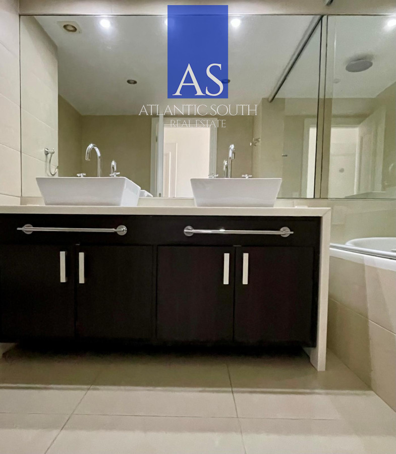 Apartamento ID.4343 - Apartamento de 3 dormitorios mas servicio primera linea playa brava 