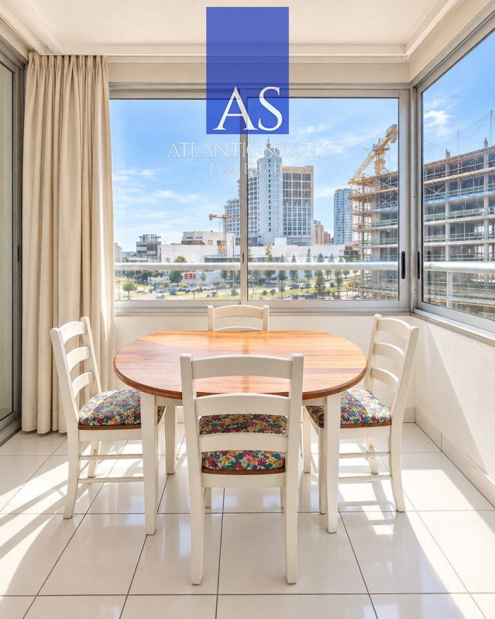 Apartamento ID.5137 - Apartamento de 2 dormitorios con garage en zona Conrad Punta del Este