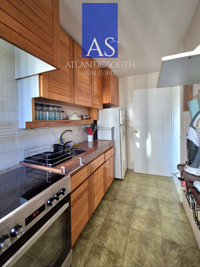 Apartamento ID.3041 - Apartamento 2 dormitorios parrillero propio estufa a leña terraza cochera excelente zona Punta del Este