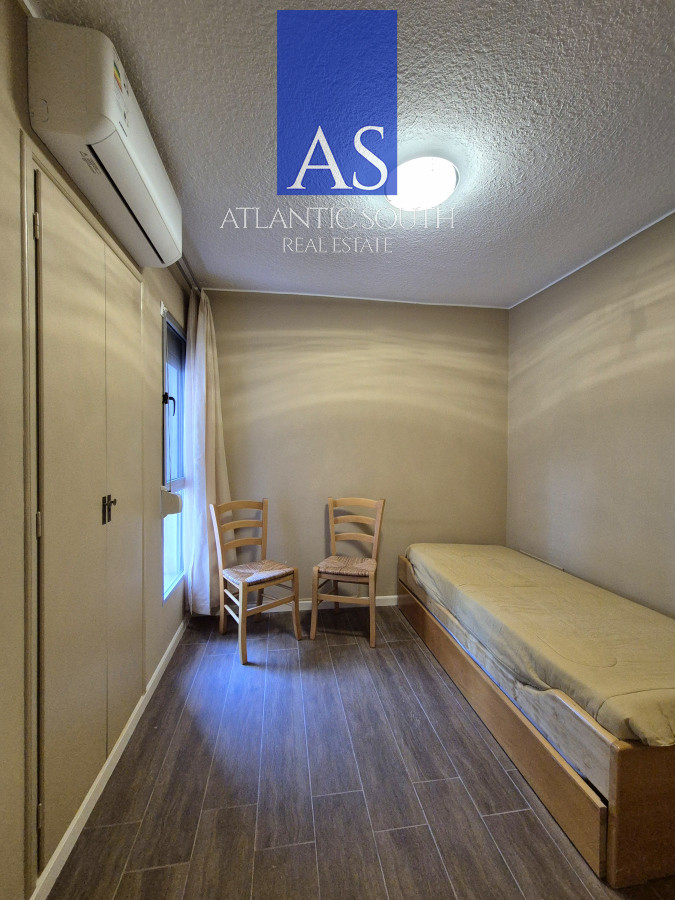 Apartamento ID.4324 - Apartamento reciclado de 3 dormitorios estufa a leña y parrillero propio próximo al mar Playa Mansa