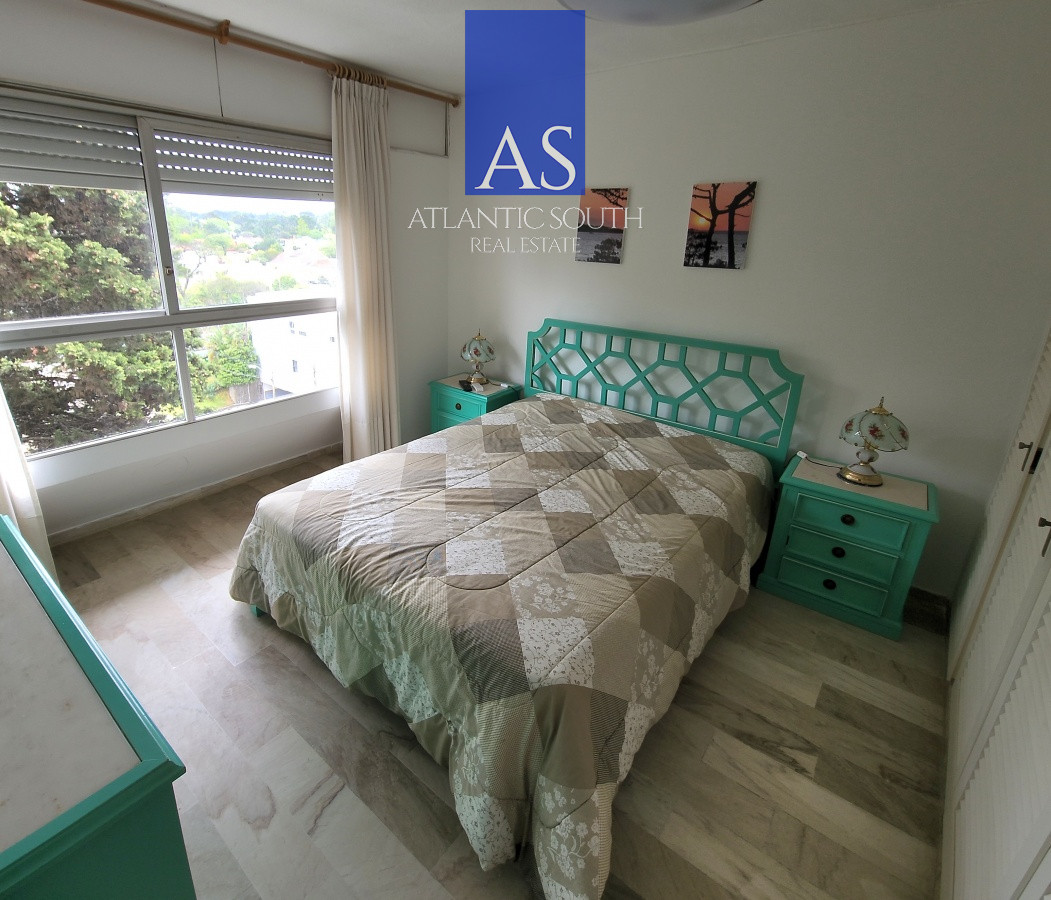 Apartamento ID.2502 - Oportunidad Penthouse 3 dormitorios con parrillero cochera Playa Mansa