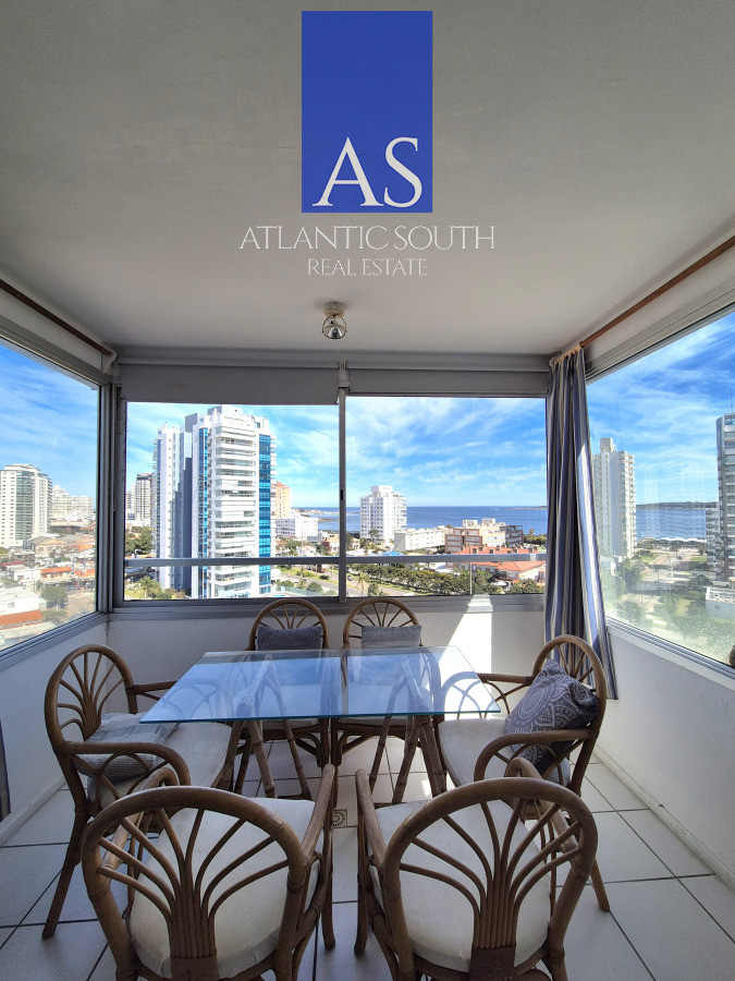 Apartamento ID.4422 - Penthouse 2 dormitorios con vista al mar garage Playa Mansa y Brava Punta del Este