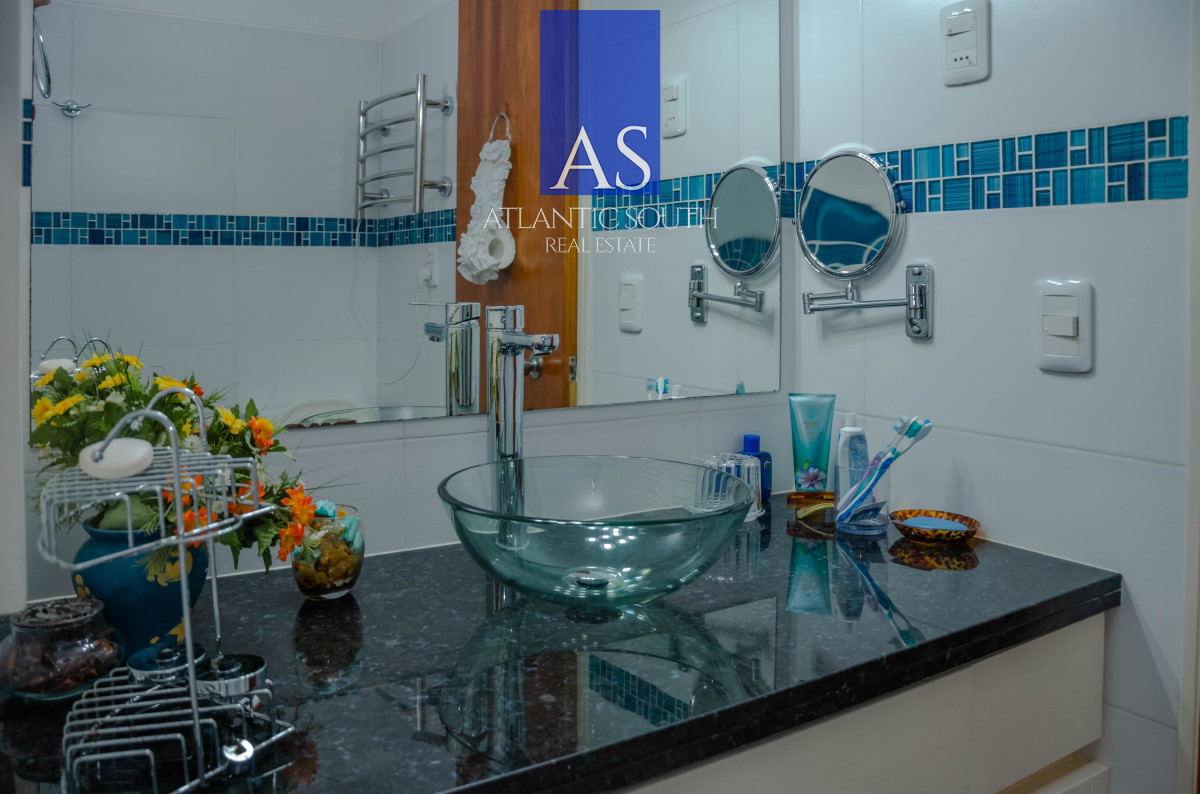 Apartamento ID.4142 - Apartamento de 2 dormitorios con vista al mar Punta del Este 