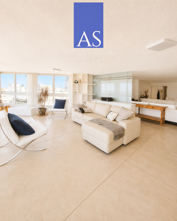 Apartamento ID.4892 - Planta de categoría de 3 suites reciclada frente al mar en Península
