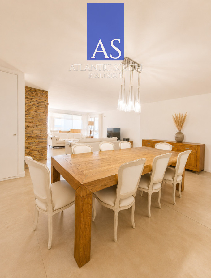 Apartamento ID.4892 - Planta de categoría de 3 suites reciclada frente al mar en Península