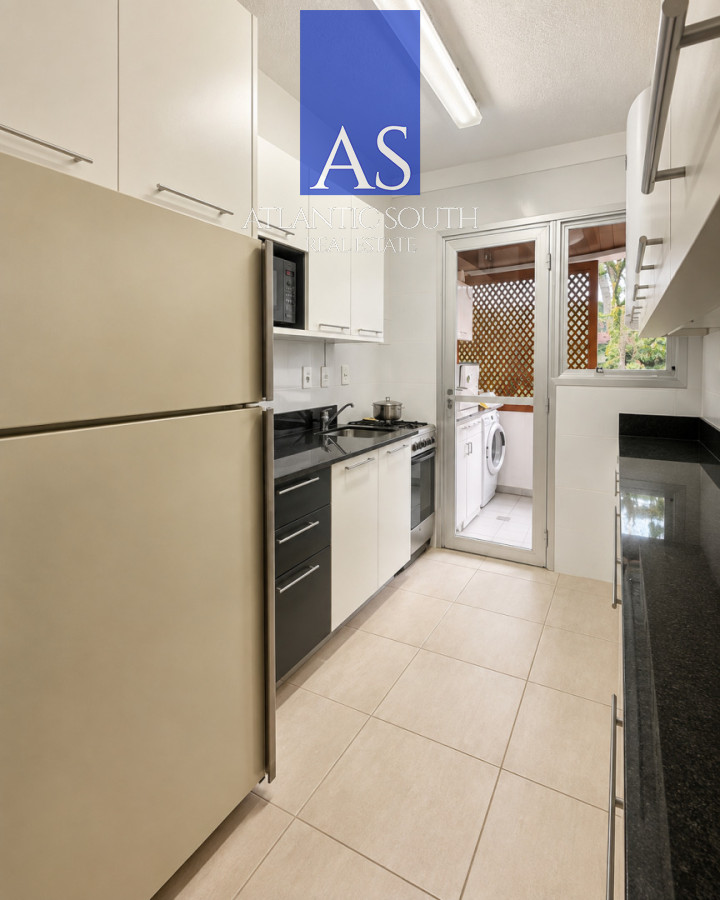 Apartamento ID.5136 - Apartamento 3 dormitorios con garage en Playa Mansa a 150 metros del mar