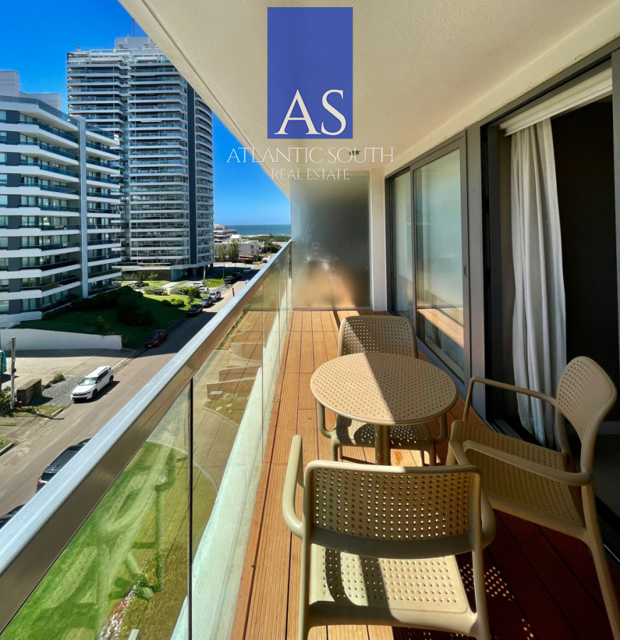 Apartamento ID.4533 - Oportunidad 1 dormitorio y medio con vista, balcón y servicios en Aidy Grill Punta del Este