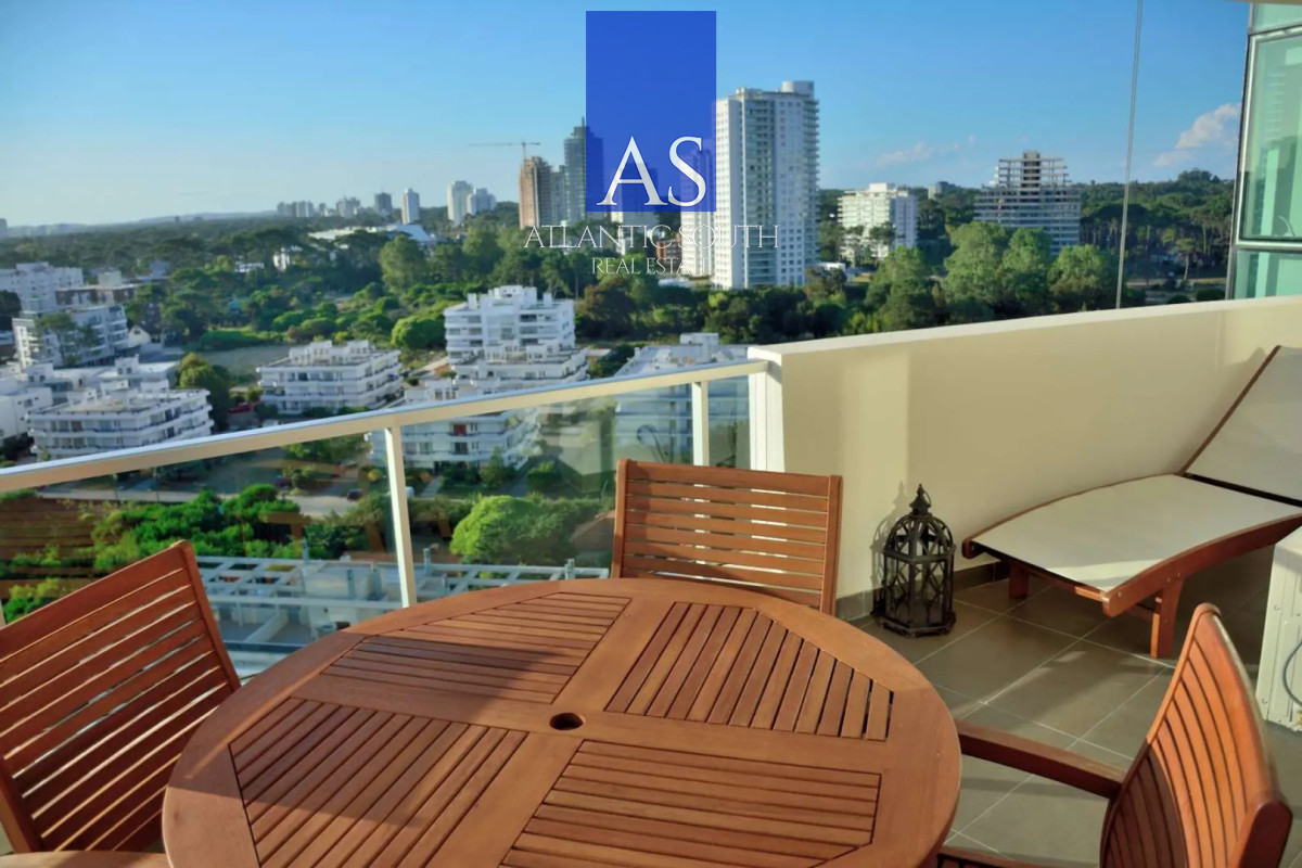 Apartamento ID.5009 - Apartamento de 2 dormitorios con vista y garage en Playa Brava, Punta del Este