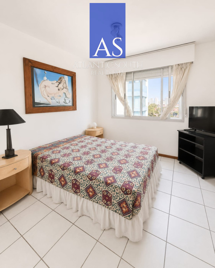 Apartamento ID.4995 - Apartamento de 2 dormitorios con parrillero propio y vista al mar en Punta del Este