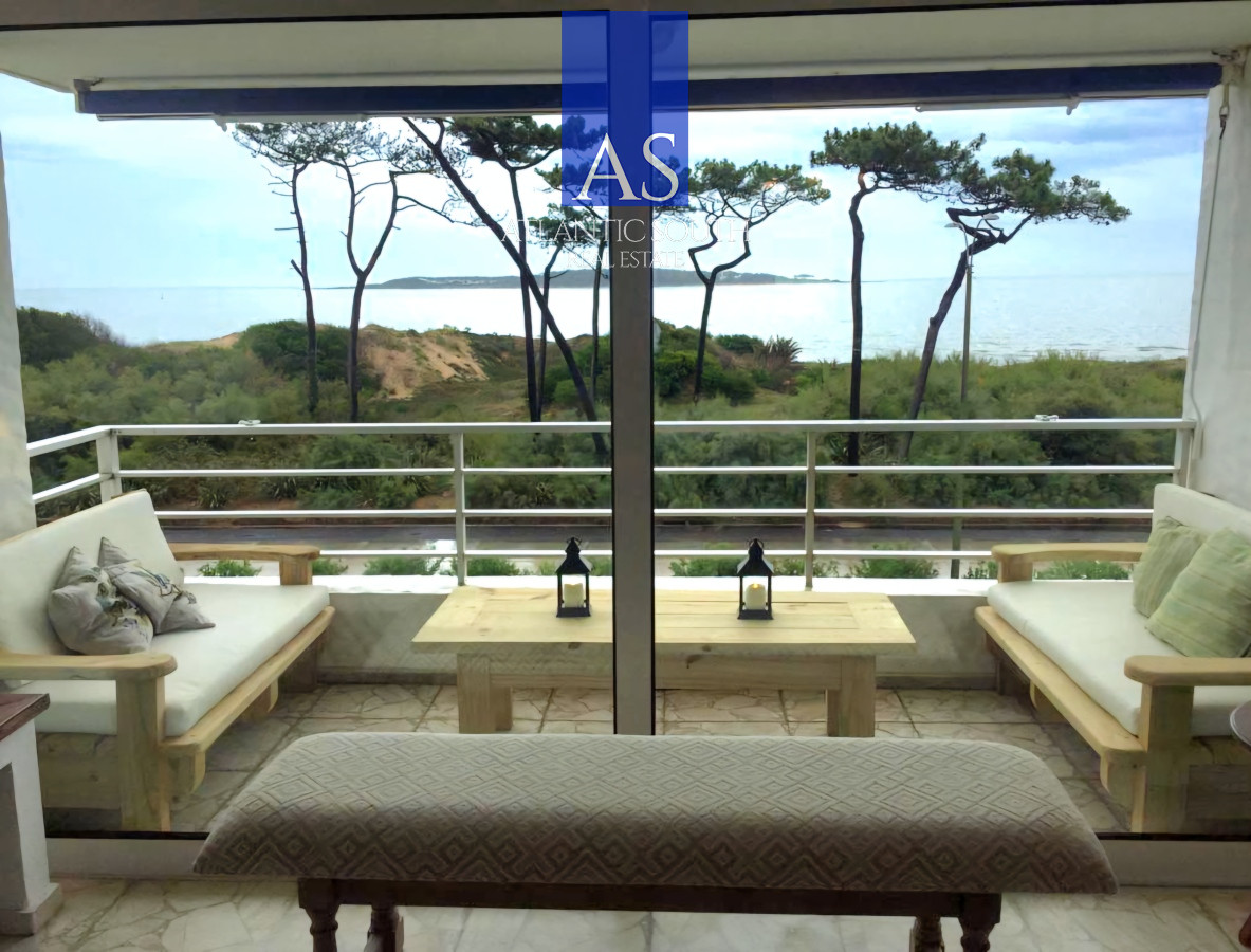 Apartamento ID.3649 - Apartamento 3 dormitorios con estufa a leña y parrillero primera linea Playa Mansa