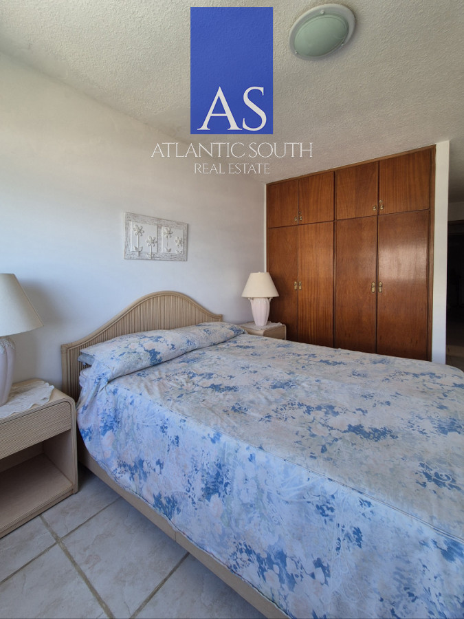 Apartamento ID.4565 - Oportunidad 3 dormitorios + servicio y gran terraza con parrillero propio en Playa Brava Punta del Este 