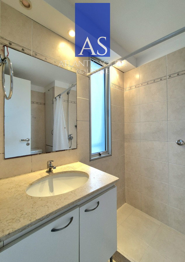 Apartamento ID.4065 - Oportunidad apartamento moderno piso alto 3 dormitorios 2 baños terraza con vista al mar garage venta Punta del Este Jardines del Country