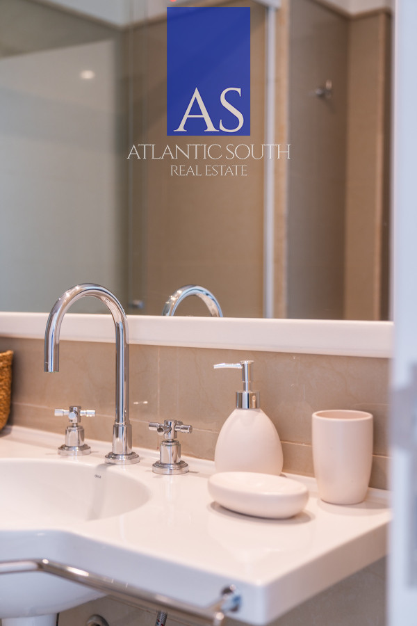 Apartamento ID.4135 - Apartamento 4 dormitorios frente al mar Playa Mansa , Punta del Este 