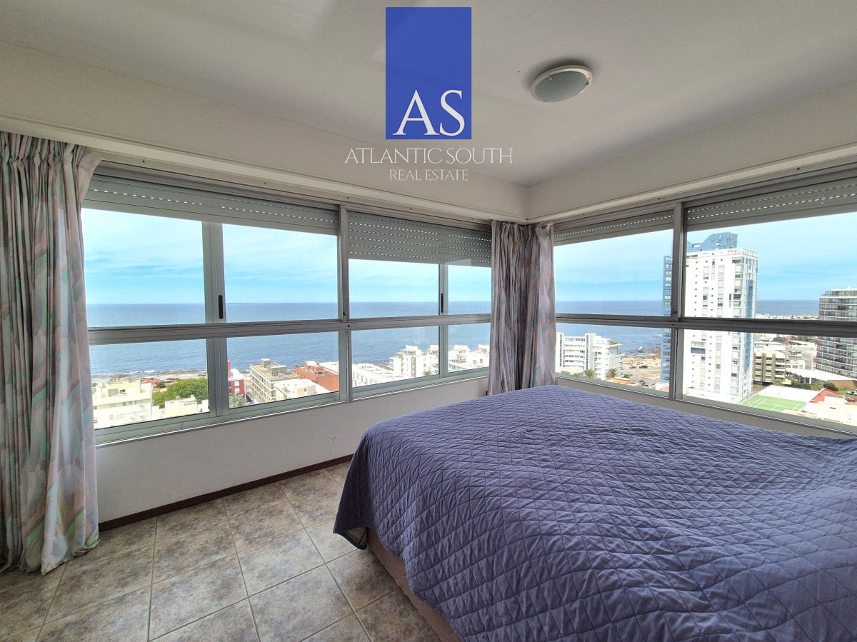 Apartamento ID.3944 - Apartamento piso alto 3 dormitorios terraza garage con vista al mar Península Punta del Este