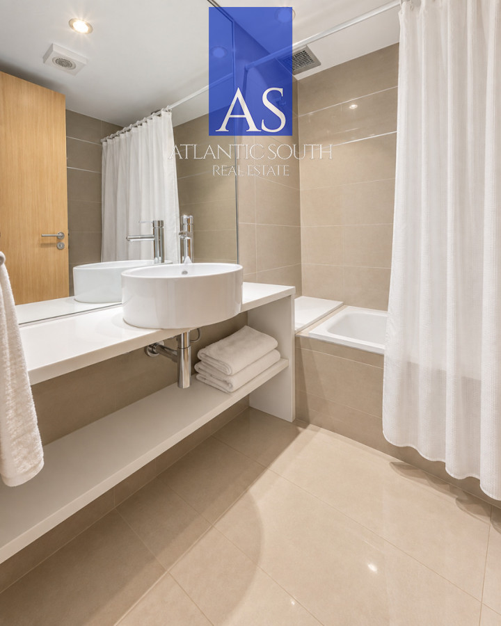 Apartamento ID.4939 - Apartamento de 3 suites frente al mar en Playa Mansa, Punta del Este
