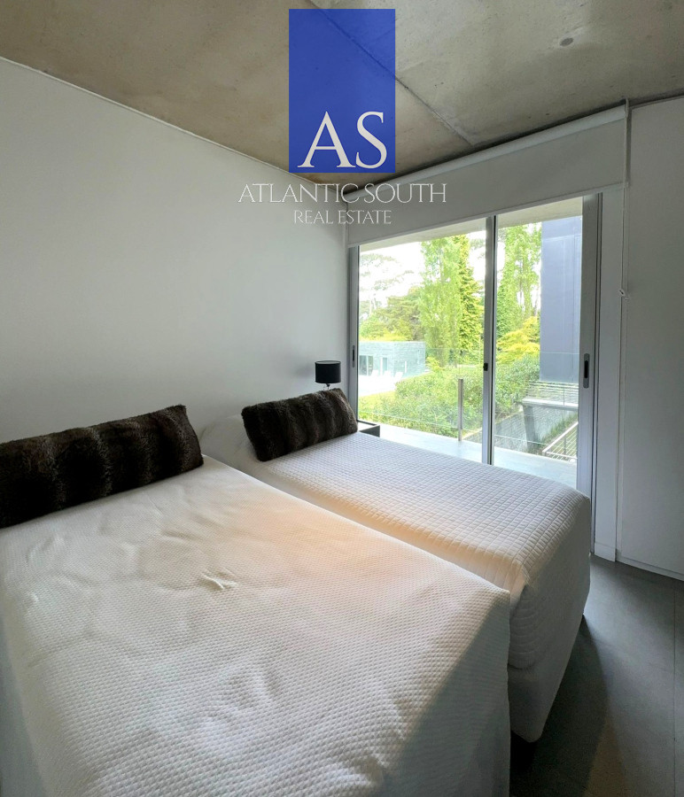 Apartamento ID.3570 - Oportunidad Planta de Categoría apartamento 2 dormitorios moderno en Playa Mansa Punta del Este