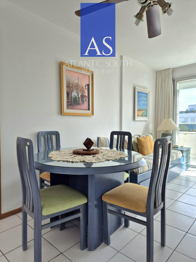 Apartamento ID.4417 - Apartamento 1 dormitorio en venta vista parcial al Mar terraza y cochera Playa Mansa Punta del Este